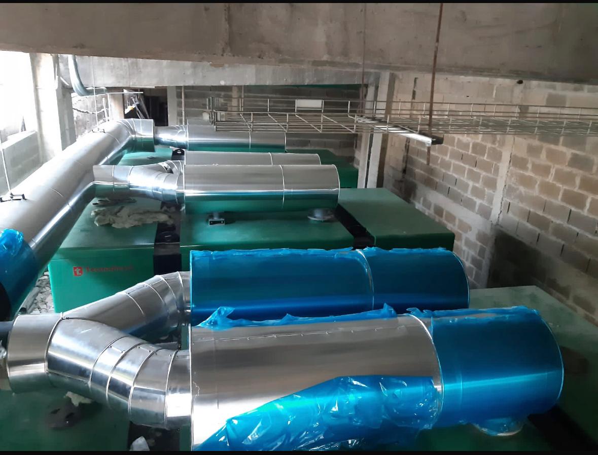 Suministro e instalación de ductos y tuberías de escape